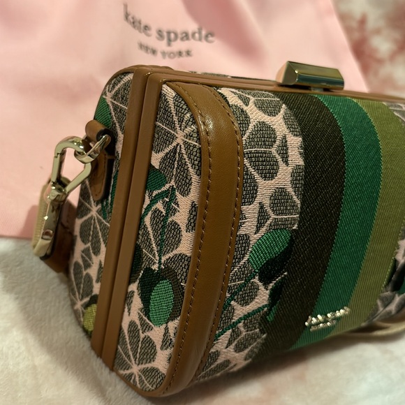 Kate Spade Flower Jacquard Bijou Cherry Crossbody Trunk Bag Brand New w Dustbag - Picture 14 of 16